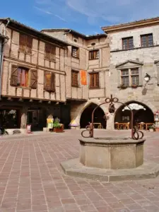 Place des Arcades