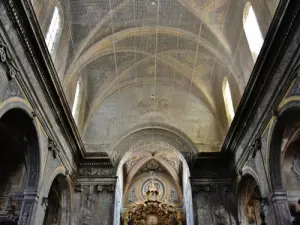 Inside of the Saint-Benoît church