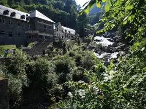 Thermes des Griffons a La Raillère