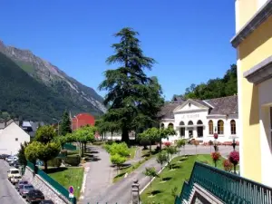 Establecimiento termal: Renovado como balneario Les Bains du Rocher