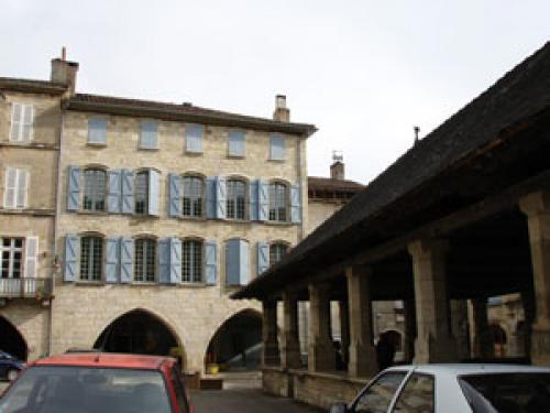 Caylus - La place de la Mairie