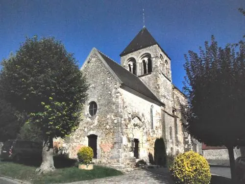 Kirche von Nativité-de-la-Sainte-Vierge - Monument in Celles-lès-Condé