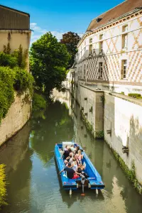 Couvent Sainte-Marie am Rande der Mau