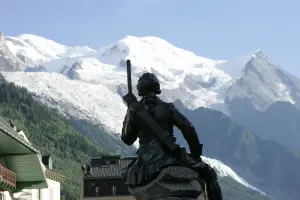 Jacques Balmat devant le Mont-Blanc