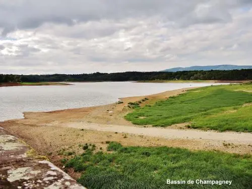 Champagney - The basin of Champagney (© JE)