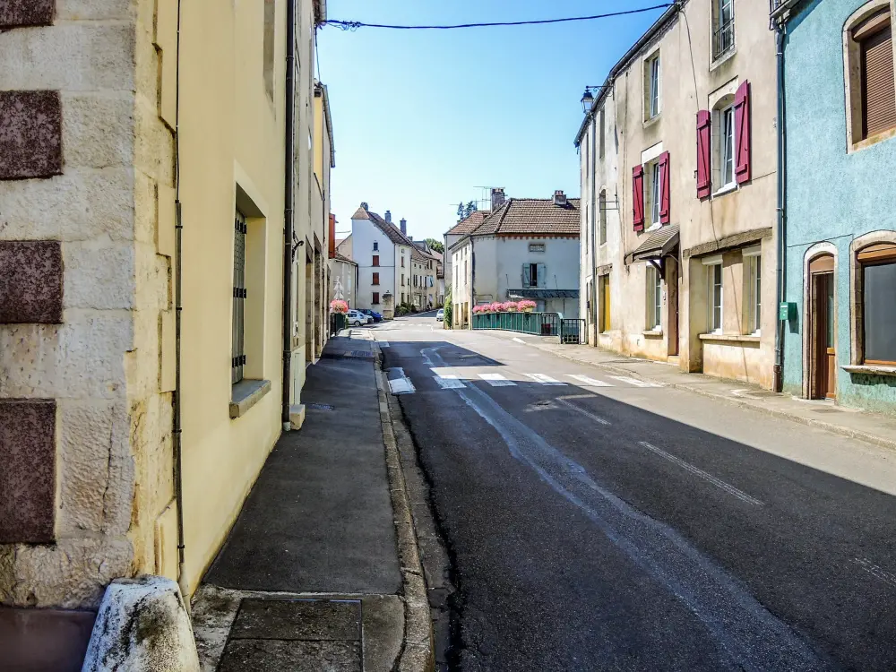 Champlitte - Pasteur Street at Champlitte (© J.E)