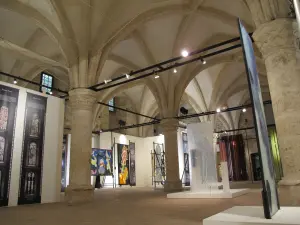 Gotische hal van het museum