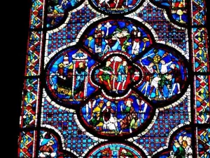 Stained glass window of the cathedral (© J.E)