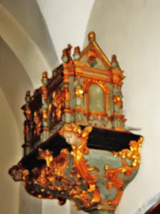 Châsse-reliquaire du XVIIIe siècle, dans l'église (© Jean Espirat)