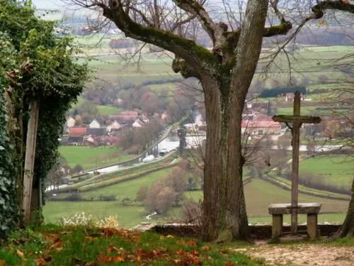 Châteauneuf-en-Auxois - Point de vue depuis la croix