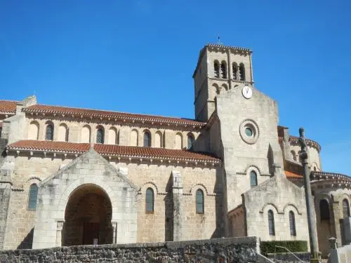 Kirche Notre-Dame - Monument in Châtel-Montagne