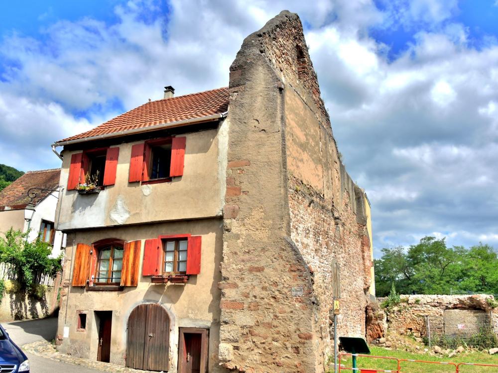 Châtenois - The Amthaus (© J.E)