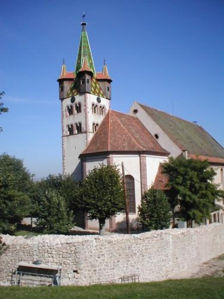 Châtenois - Church of St. George and the ramparts of the fortified cemetery