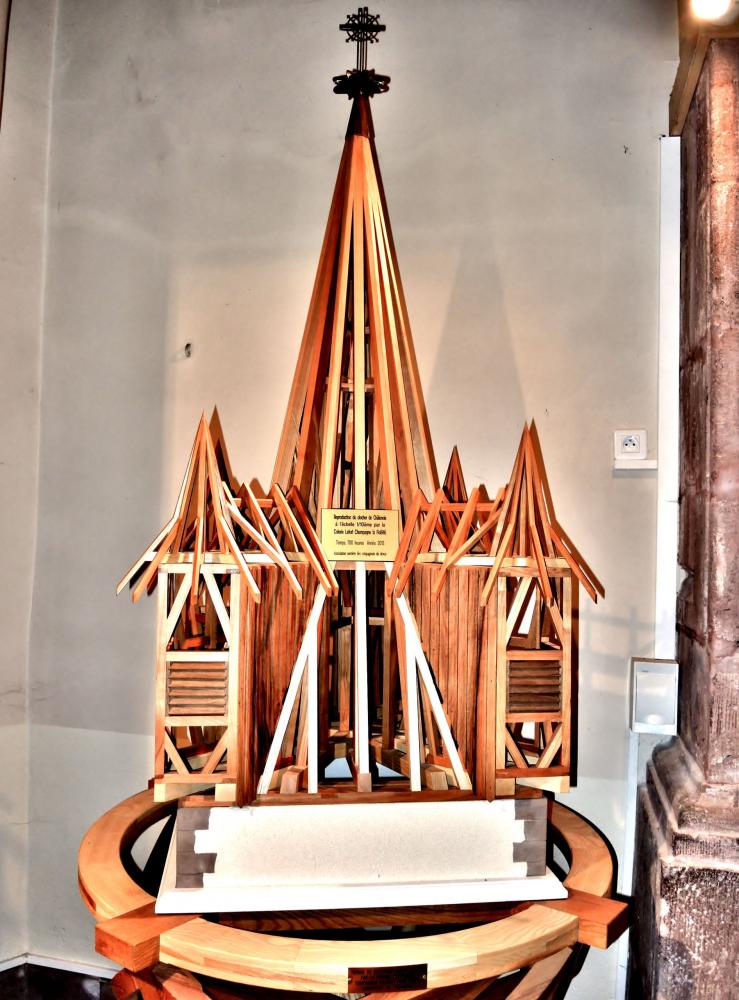 Châtenois - Model of the framework of the church, in the church (© J.E)