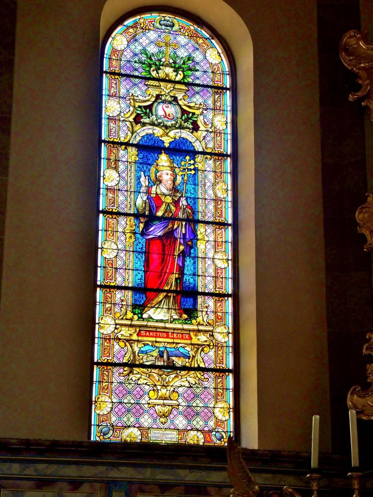 Châtenois - Stained glass window of the church (© J.E)