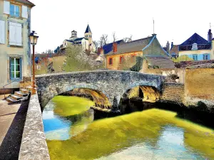 Puente de Perthuis au Loup (© Jean Espirat)