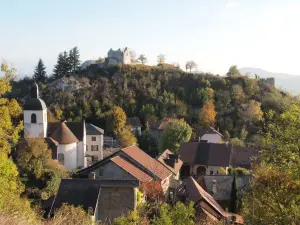 Chaumont with the church and the castle