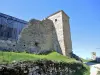 Tower of the gatehouse, exterior view of the castle (© JE)