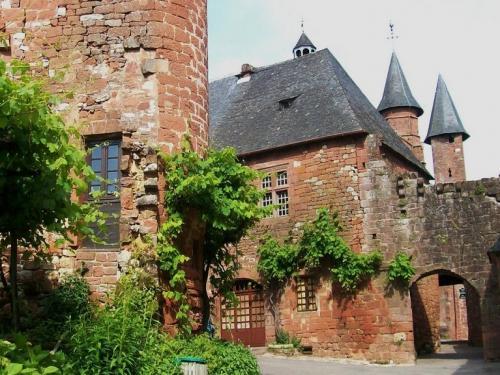 Collonges-la-Rouge - Kirchtürme