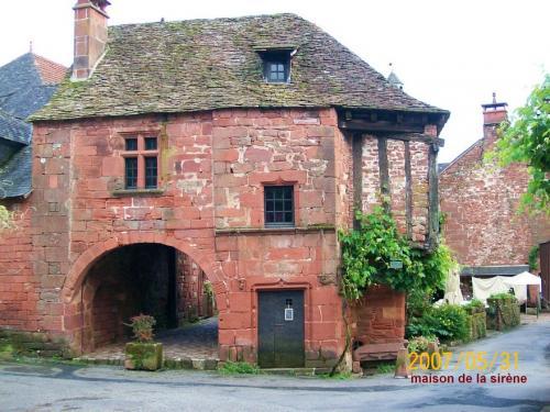 Collonges-la-Rouge - Haus der Meerjungfrau
