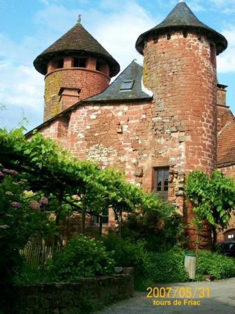 Collonges-la-Rouge - Towers Friac
