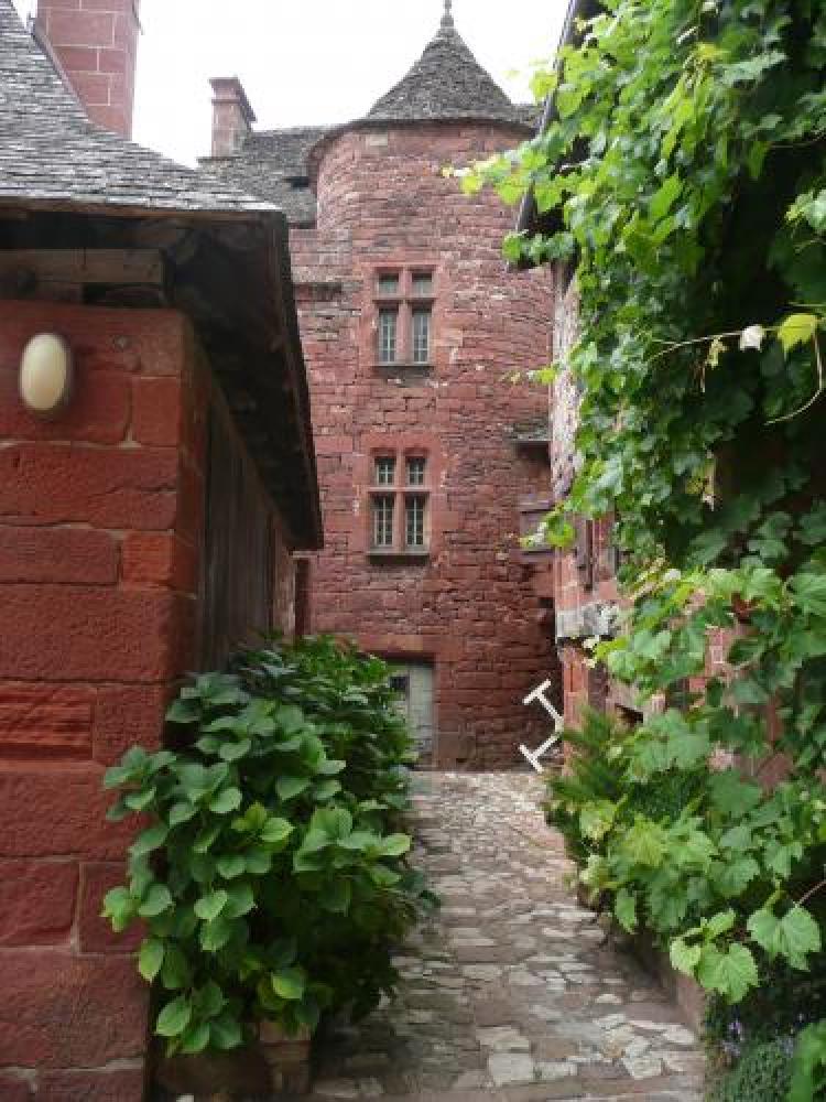 Collonges-la-Rouge - Lane Collonges