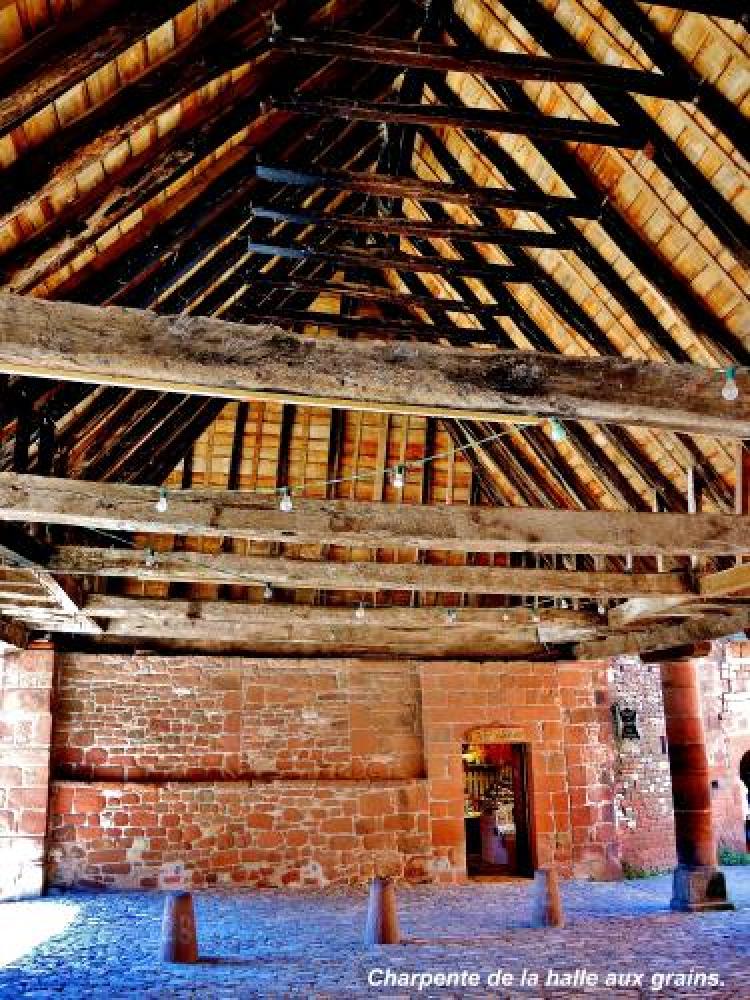 Collonges-la-Rouge - Framing den alten Getreidespeicher (© JE)