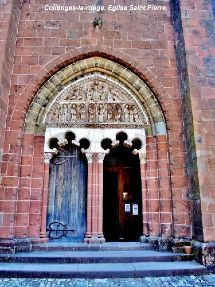 Collonges-la-Rouge - Vorhalle der Kirche von St. Peter (© Jean Espirat )
