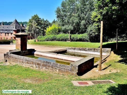 Collonges-la-Rouge - Fontaine- Waschen in Spitze des Dorfes (© Jean Espirat )