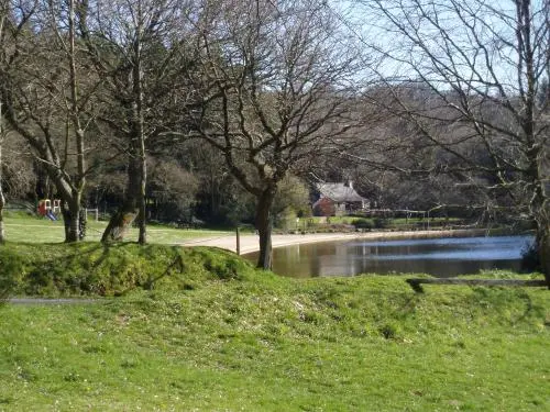 Commana - Guida turismo, vacanze e weekend nel Finistère