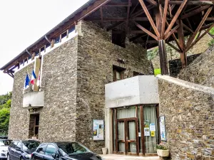 Mairie de Conques (©.) JE)