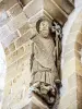 Conques-en-Rouergue - Statue, in the abbey (© JE)