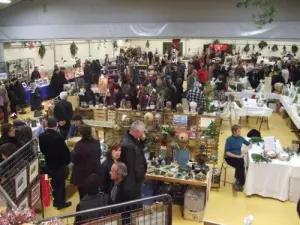 Saint-Cyprien-sur-Dourdou - Marché de Noël en novembre