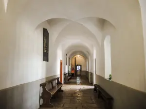 Un couloir de l'ancien séminaire, ancienne abbaye (© J.E)