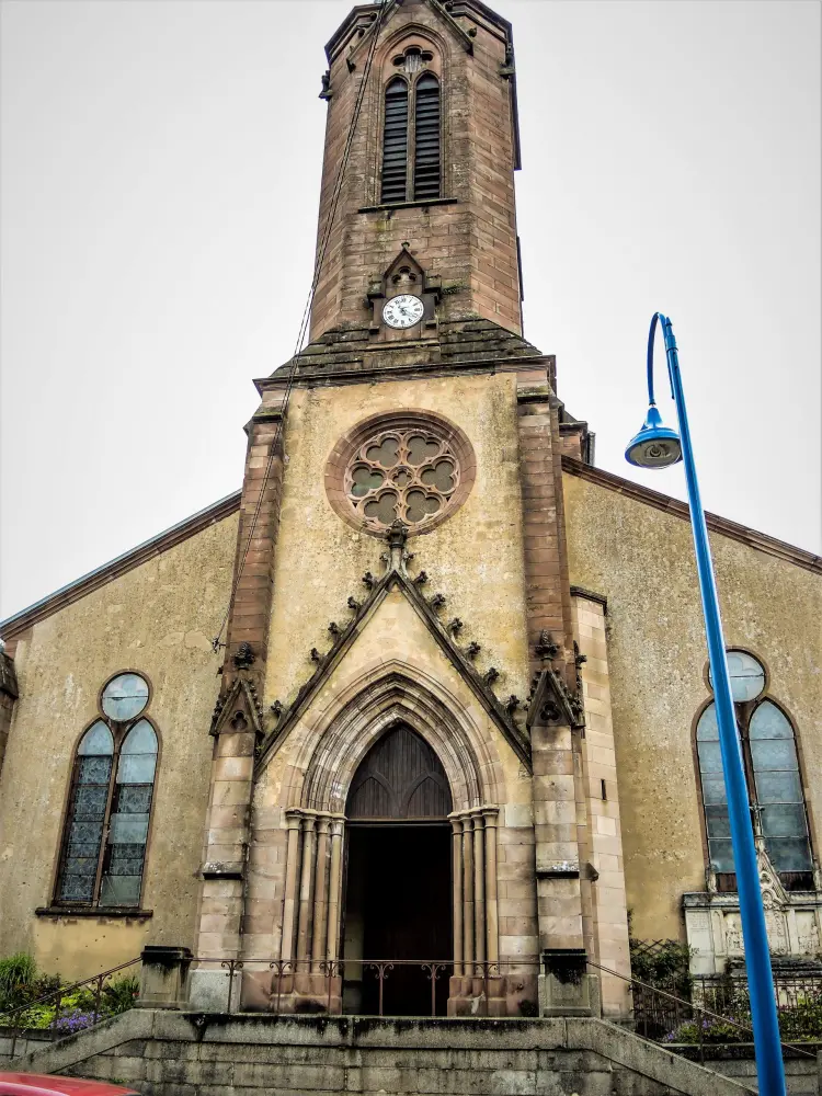 Cornimont - Porche et clocher de l'église de Cornimont (© J.E)