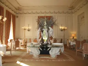 Salle à manger du château de Rochecotte