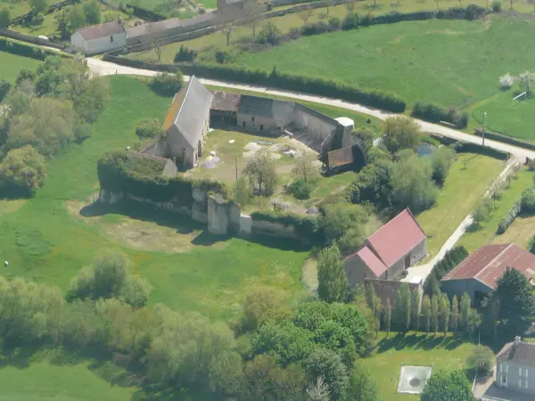 Castle of Courcy - Monument in Courcy