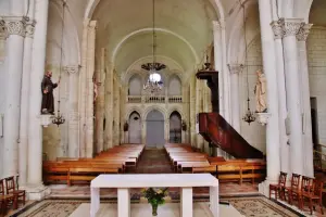 El interior de la iglesia