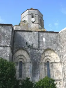 Iglesia de San Pedro de Cozes