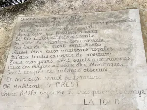 Gedicht auf dem Turm, auf einer Mauer der Festung (© JE)