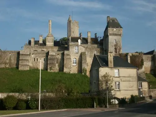 Creully sur Seulles - The castle