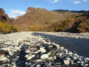 Le Var à la sortie des gorges