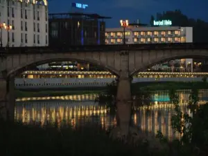 Bridge over the Adour at night