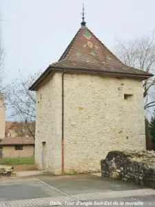 Tour d'angle Sud-Est de la muraille (© Jean Espirat)