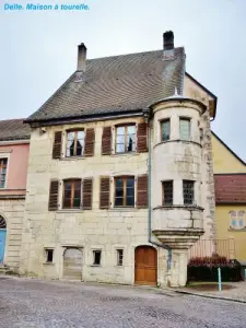 Maison à tourelle (© Jean Espirat)