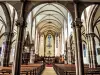 Schip van de kerk van St. Leger (© J. E)