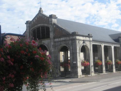 Dienville - La halle en pierre