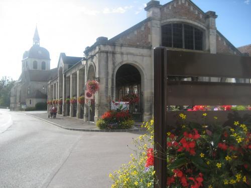 Dienville - L'église et la halle