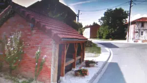 Ancien lavoir tout coquet