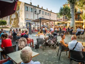 Apéro concert, place Claude Gay